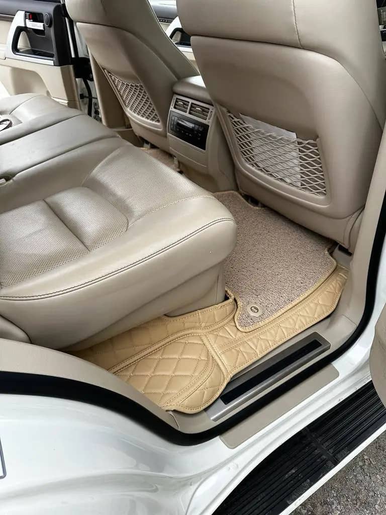 Автомобильные 3D коврики из экокожи для Toyota