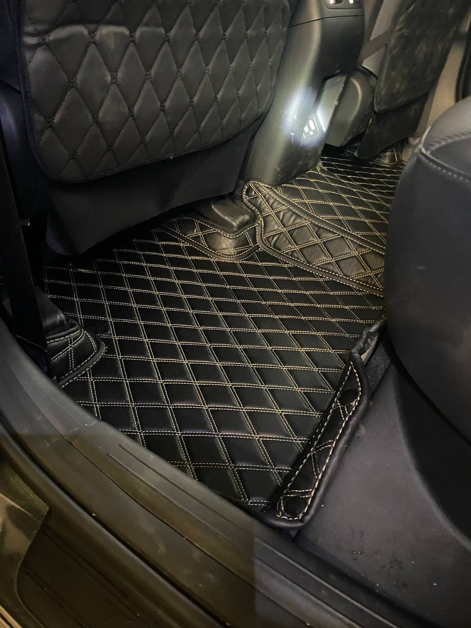 Автомобильные 3D коврики из экокожи для Hyundai