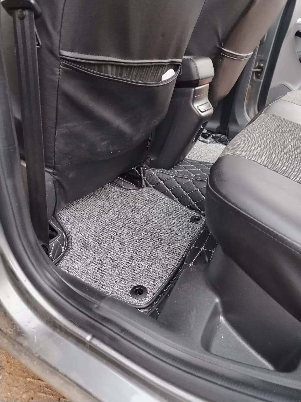 Автомобильные 3D коврики из экокожи для Lada