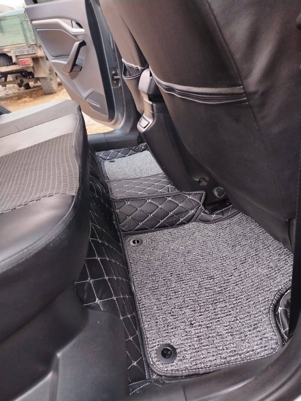 Автомобильные 3D коврики из экокожи для Lada