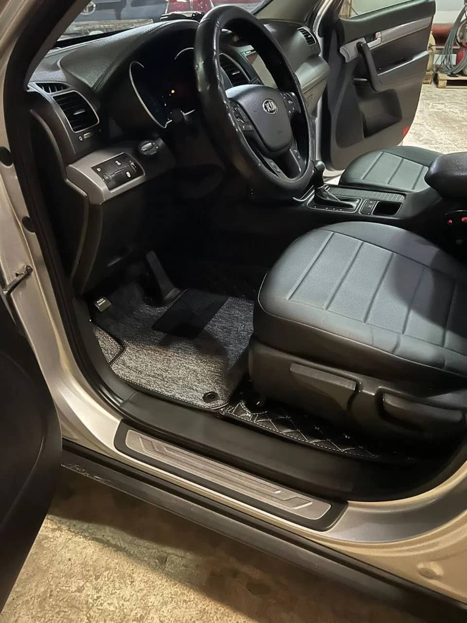 Автомобильные 3D коврики из экокожи для kia