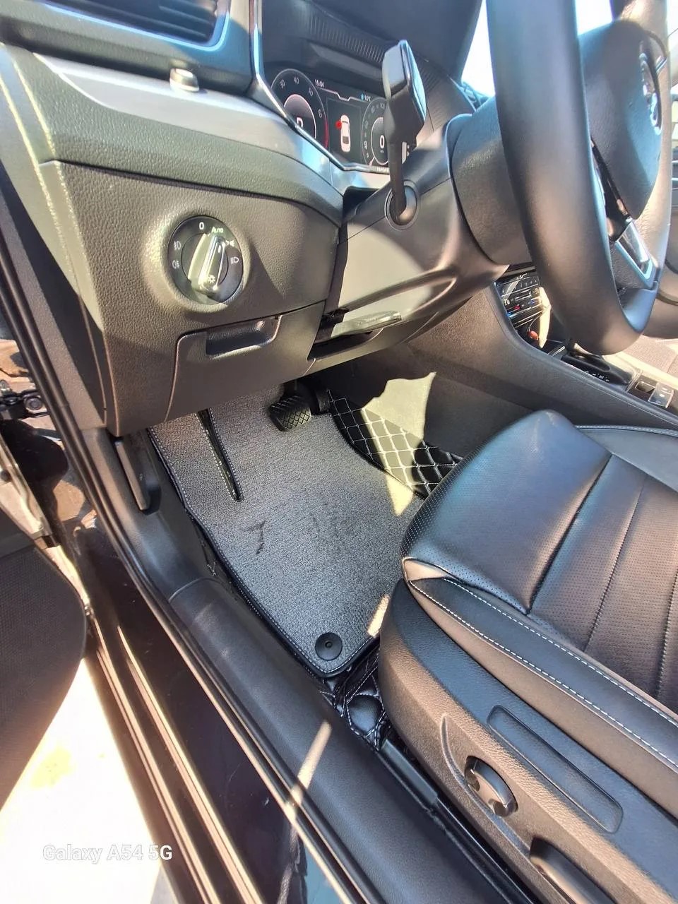 Автомобильные 3Д коврики из экокожи для SKODA