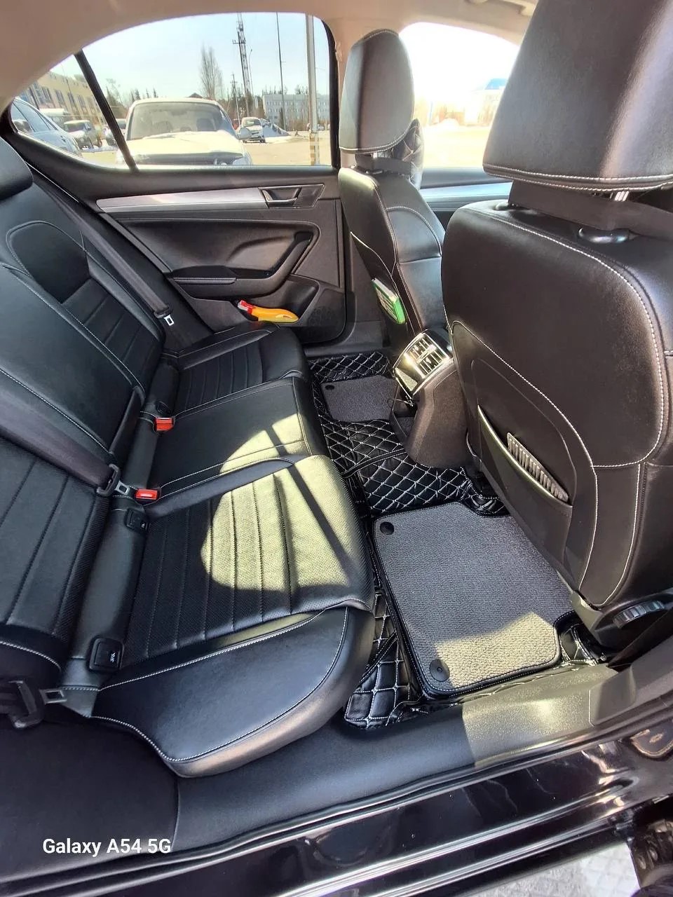 Автомобильные 3Д коврики из экокожи для SKODA